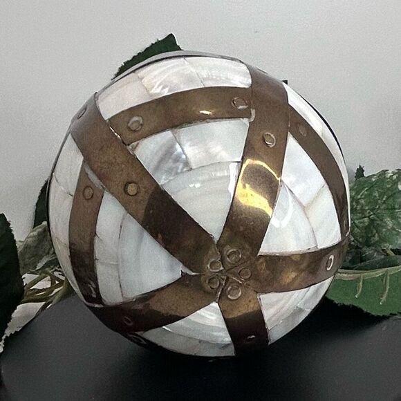 Mother Of Pearl Mossaic Sphere Orb Ball With Brass Detail 4” Round White - Picture 9 of 13